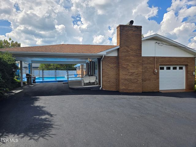 720 North Mohawk Drive, Erwin, TN 37650