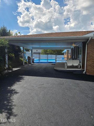 720 North Mohawk Drive, Erwin, TN 37650