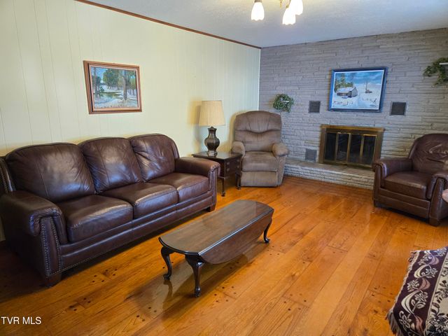720 North Mohawk Drive, Erwin, TN 37650