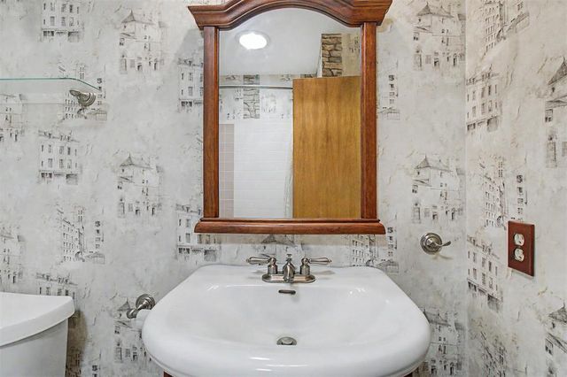 761 S Carolyn Drive, Choctaw, OK 73020