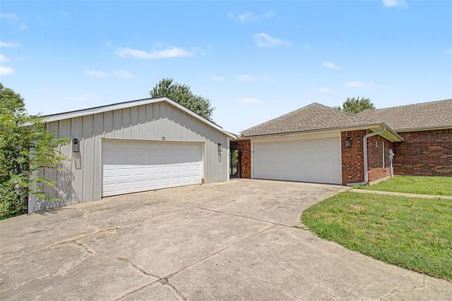 761 S Carolyn Drive, Choctaw, OK 73020