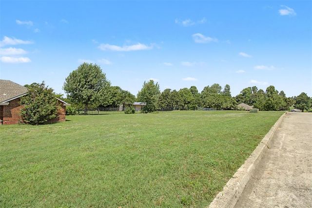 761 S Carolyn Drive, Choctaw, OK 73020