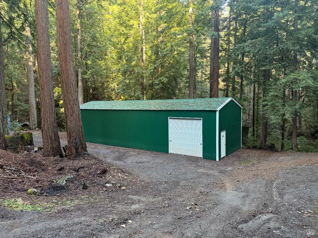 17001 Walker Lake Rd, Willits, CA 95490
