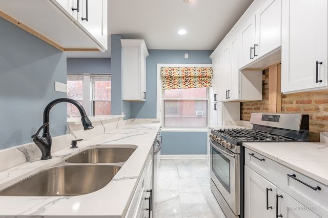 1329 W Addison Street 1A, Chicago, IL 60613