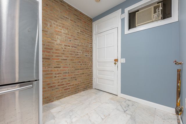 1329 W Addison Street 1A, Chicago, IL 60613