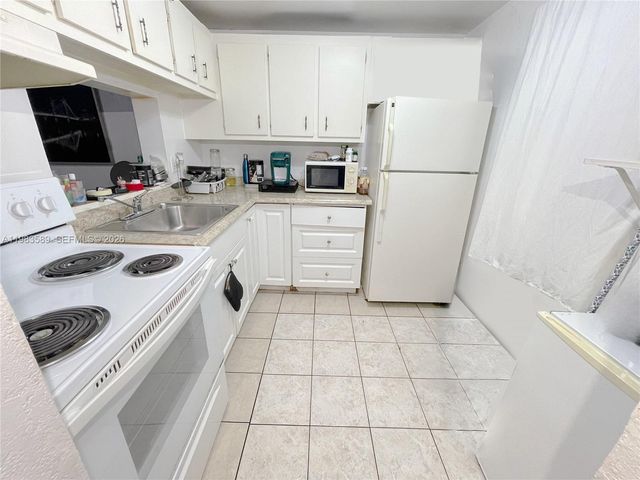2800 NW 56th Avenue E103, Lauderhill, FL 33313