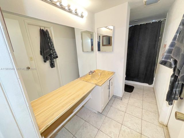 2800 NW 56th Avenue E103, Lauderhill, FL 33313