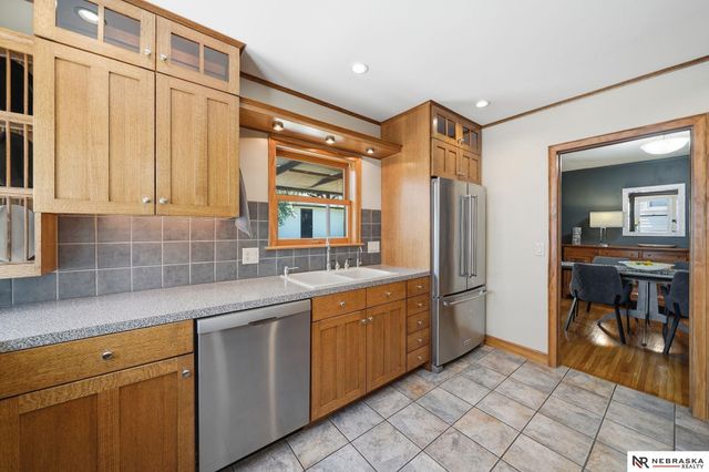 2643 Woodsdale Boulevard, Lincoln, NE 68502