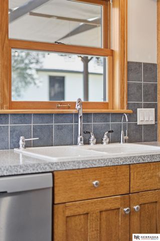 2643 Woodsdale Boulevard, Lincoln, NE 68502
