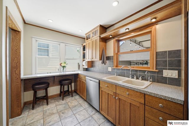 2643 Woodsdale Boulevard, Lincoln, NE 68502