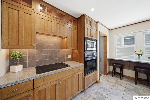 2643 Woodsdale Boulevard, Lincoln, NE 68502