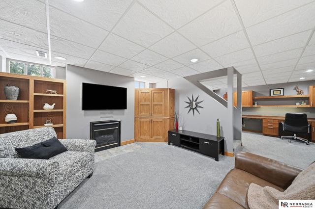 2643 Woodsdale Boulevard, Lincoln, NE 68502