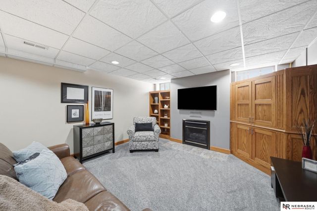 2643 Woodsdale Boulevard, Lincoln, NE 68502