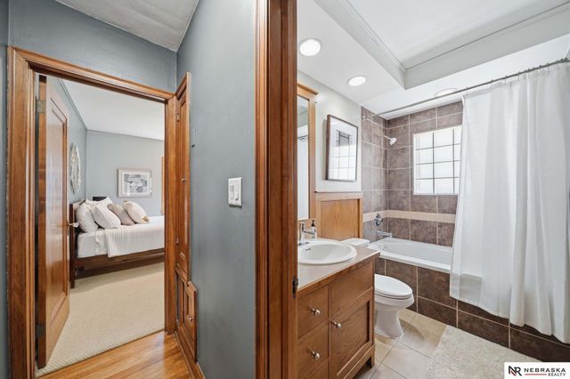 2643 Woodsdale Boulevard, Lincoln, NE 68502