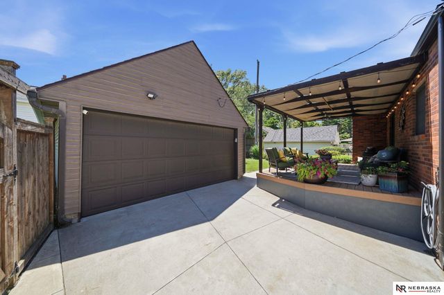 2643 Woodsdale Boulevard, Lincoln, NE 68502