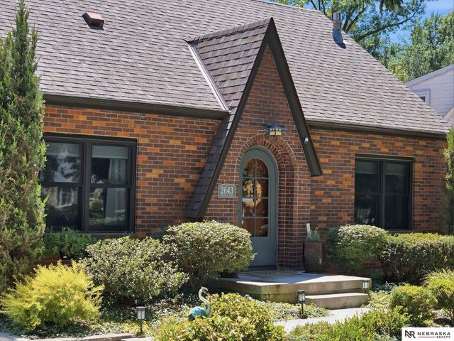 2643 Woodsdale Boulevard, Lincoln, NE 68502