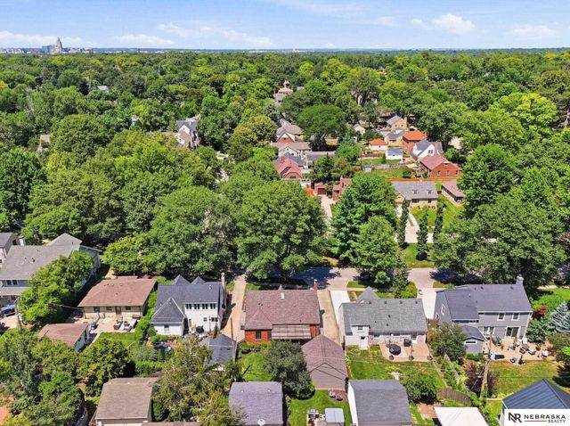 2643 Woodsdale Boulevard, Lincoln, NE 68502