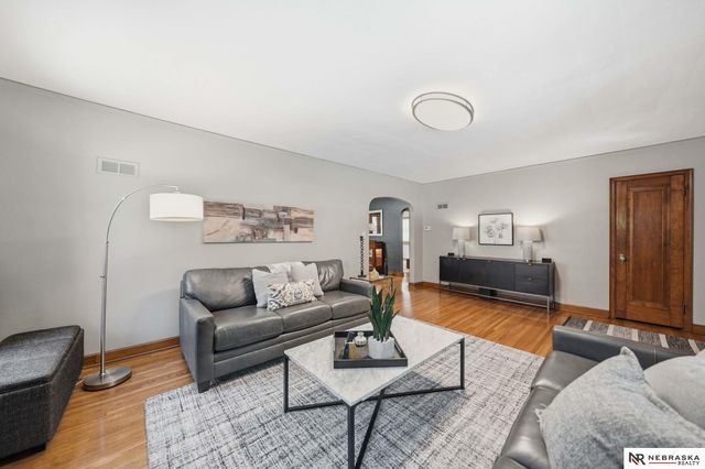 2643 Woodsdale Boulevard, Lincoln, NE 68502
