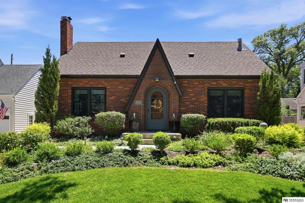 2643 Woodsdale Boulevard, Lincoln, NE 68502
