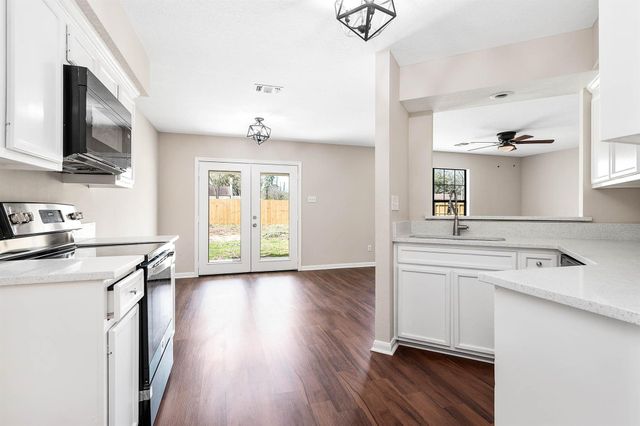 3706 Live Oak Street, Damon, TX 77430