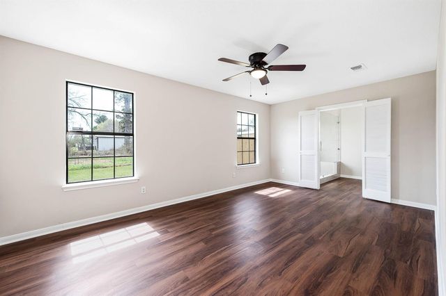 3706 Live Oak Street, Damon, TX 77430