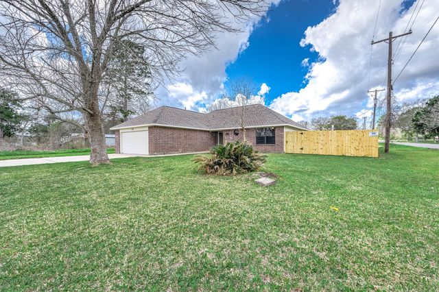 3706 Live Oak Street, Damon, TX 77430