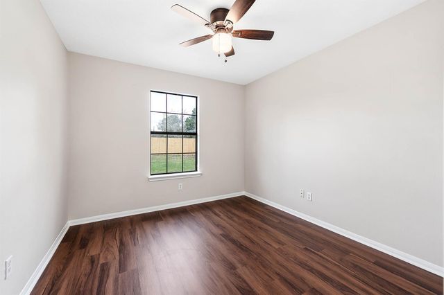 3706 Live Oak Street, Damon, TX 77430