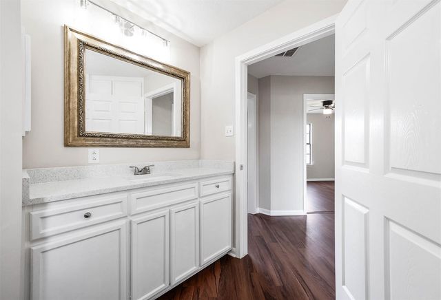 3706 Live Oak Street, Damon, TX 77430