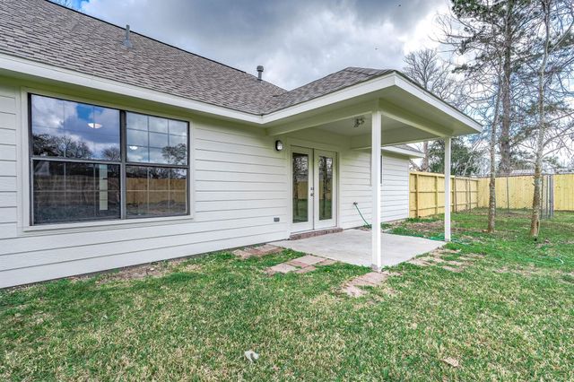 3706 Live Oak Street, Damon, TX 77430