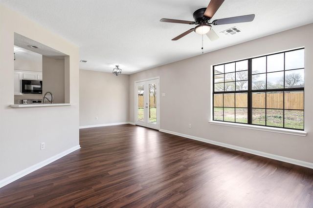 3706 Live Oak Street, Damon, TX 77430