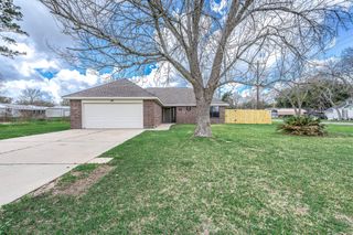 3706 Live Oak Street, Damon, TX 77430