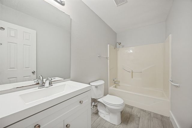 1009 Enlow Circle, Commerce, TX 75428