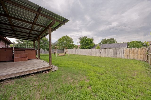 1009 Enlow Circle, Commerce, TX 75428