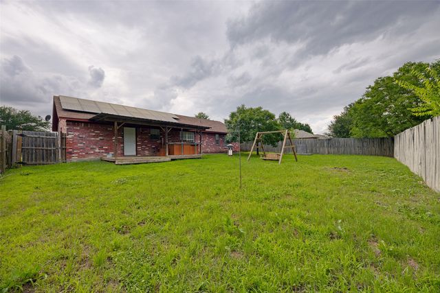 1009 Enlow Circle, Commerce, TX 75428