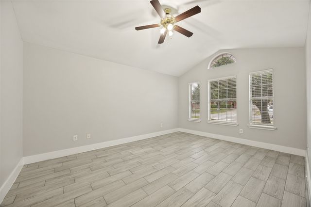 1009 Enlow Circle, Commerce, TX 75428