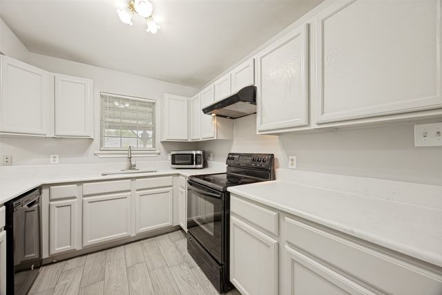 1009 Enlow Circle, Commerce, TX 75428