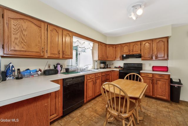 39 E Highland Drive, Guilderland, NY 12203