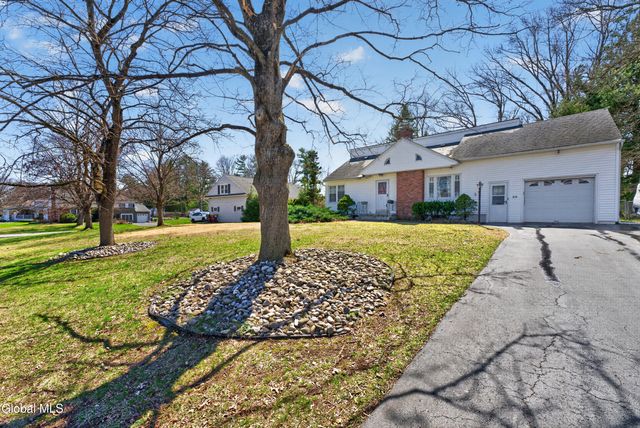 39 E Highland Drive, Guilderland, NY 12203