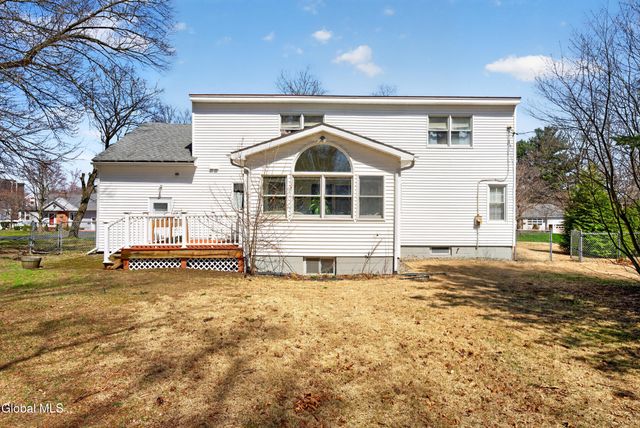 39 E Highland Drive, Guilderland, NY 12203