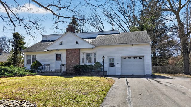 39 E Highland Drive, Guilderland, NY 12203