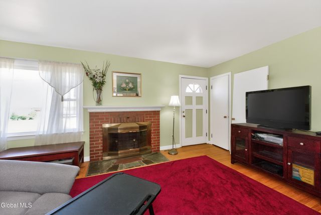 39 E Highland Drive, Guilderland, NY 12203