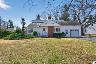 39 E Highland Drive, Guilderland, NY 12203