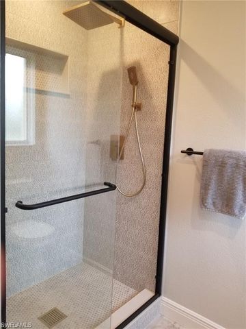 7774 Jewel LN 201, Naples, FL 34109