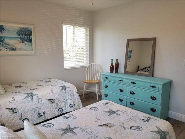 7774 Jewel LN 201, Naples, FL 34109