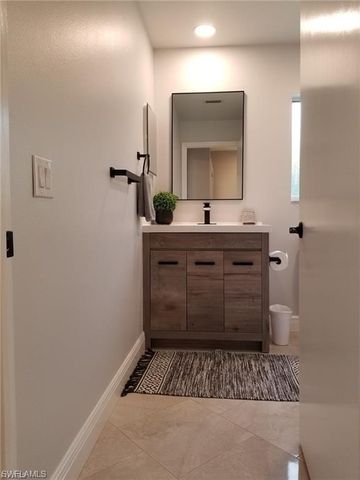 7774 Jewel LN 201, Naples, FL 34109