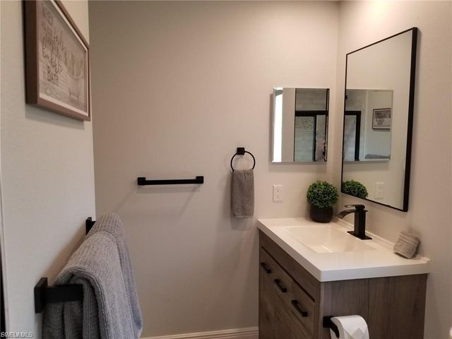 7774 Jewel LN 201, Naples, FL 34109
