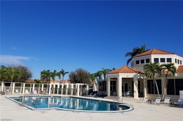 7774 Jewel LN 201, Naples, FL 34109