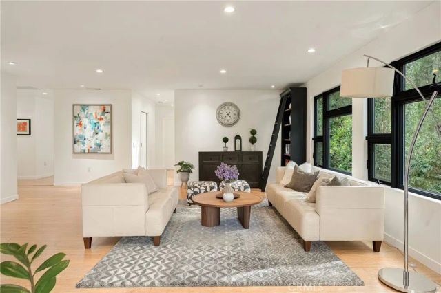 13082 Blairwood Drive, Studio City, CA 91604