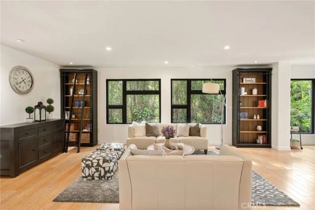 13082 Blairwood Drive, Studio City, CA 91604