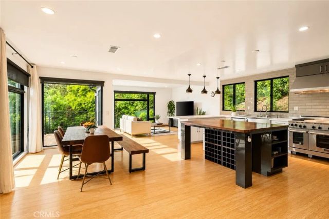 13082 Blairwood Drive, Studio City, CA 91604